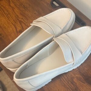 Old Navy Cream Loafers for Women